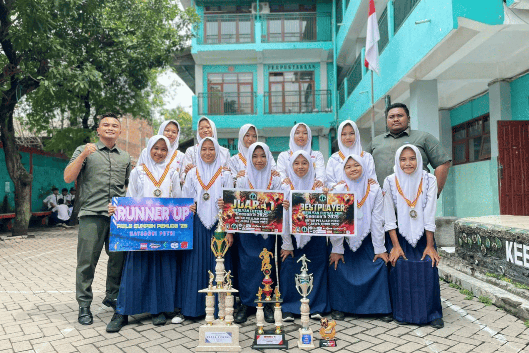 Kembali Mengukir Prestasi, Tim Futsal Putri SMP PGRI 10 Candi Berhasil Meraih Juara 1 